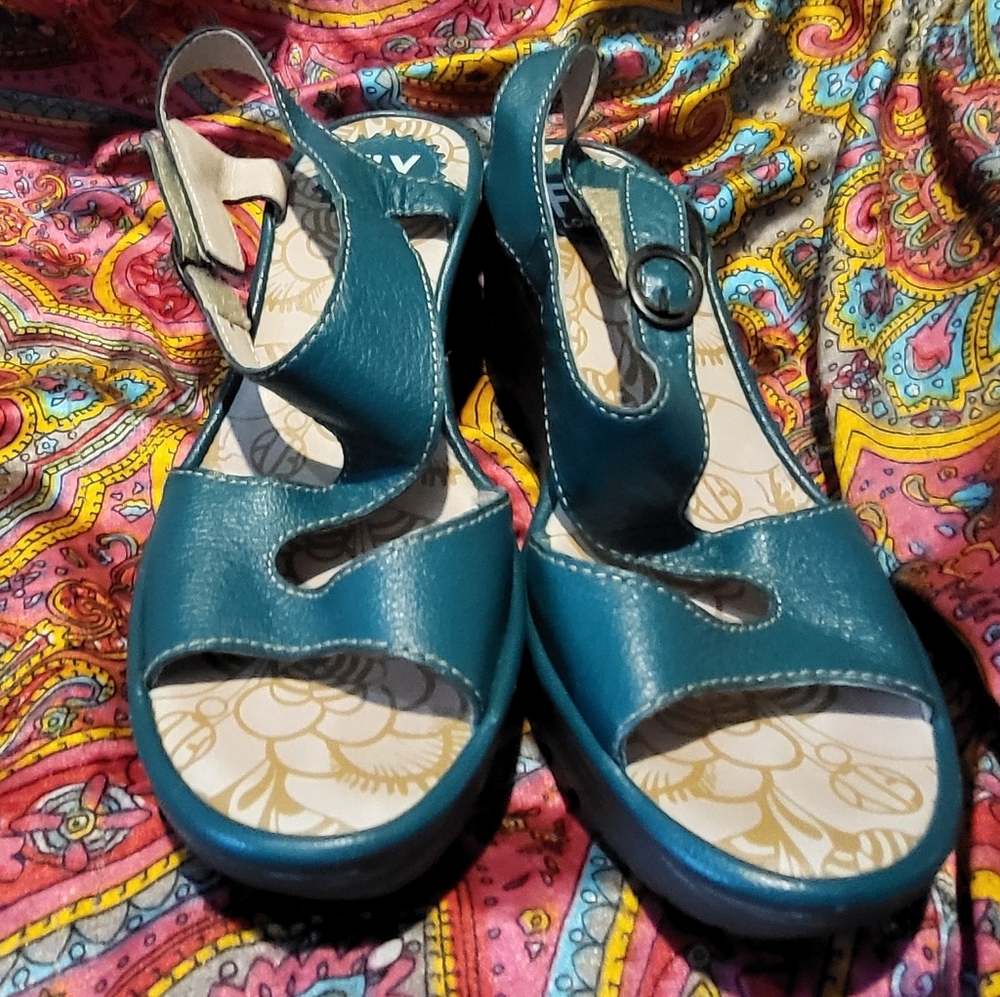 Fly London Teal Genuine Leather Sandals Wedge Heel Women's Size 36 5.5 6 - Picture 2 of 5